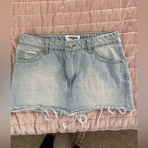 RSQ light wash, denim skirt, frayed hem size 27 waist